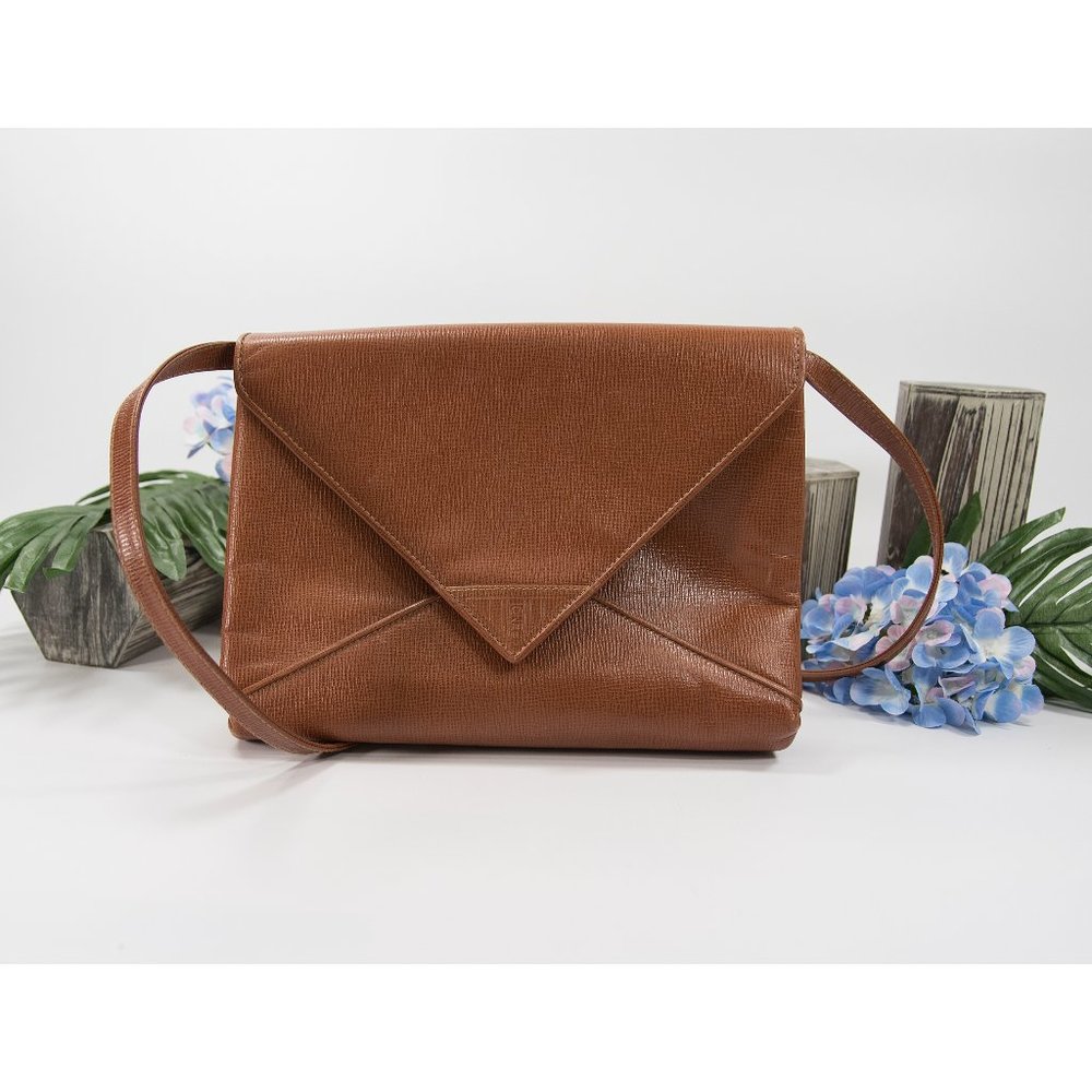 Fendi 1980s Vintage Caramel Leather Flap Crossbody